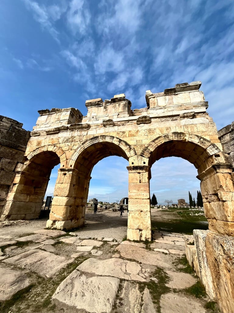 Arcos de la puerta de Hierápolis