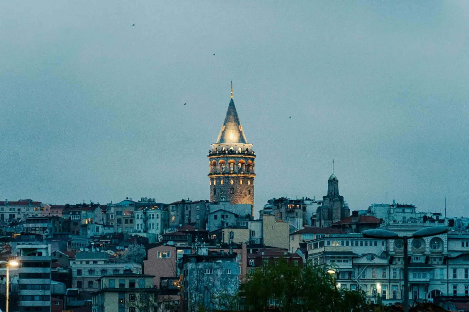 Torre de Gálata sobre los barrios de Estambul